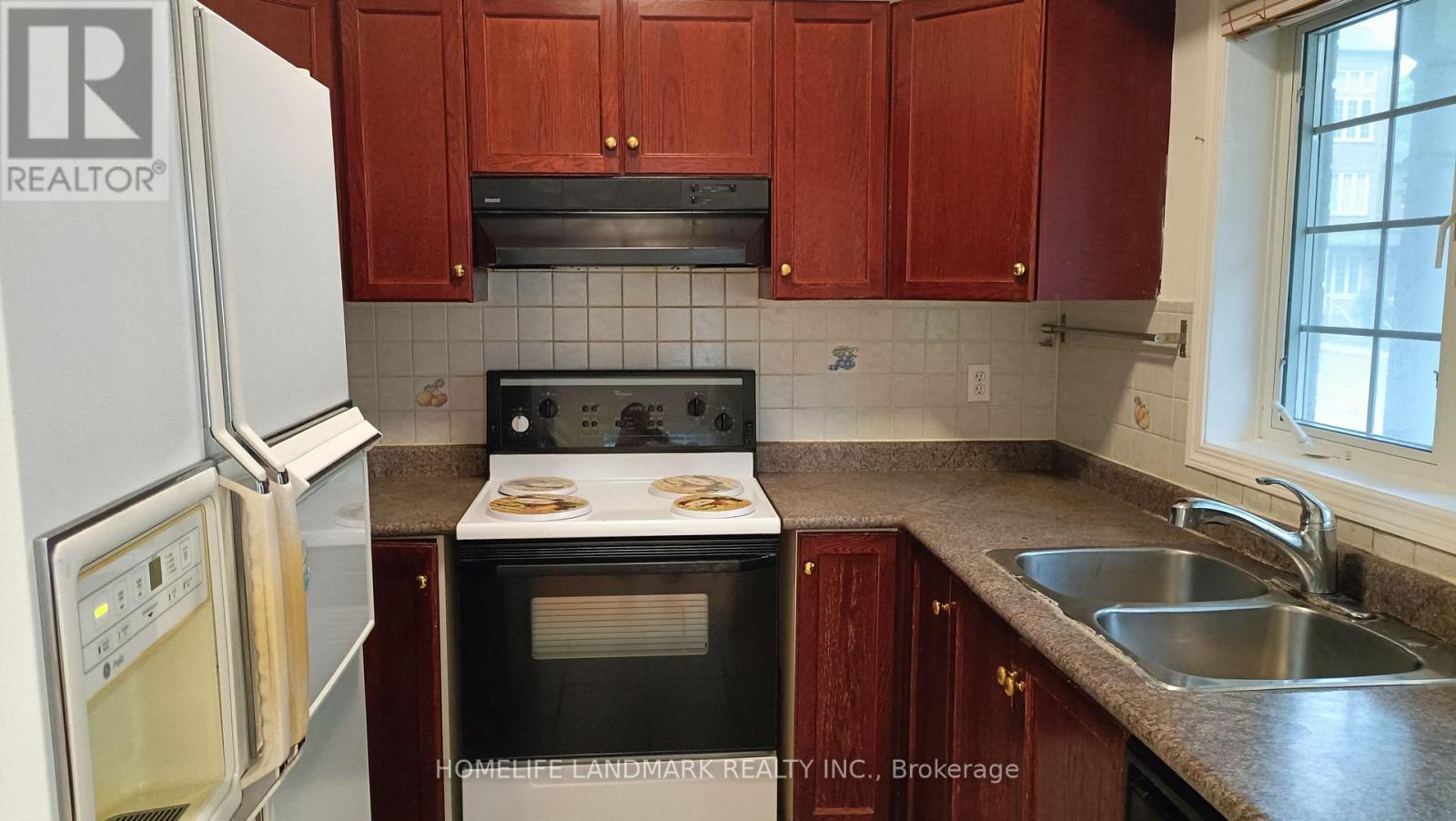 13A - 18 St. Moritz Way, Markham, ON - Indoor Photo Showing Kitchen With Double Sink