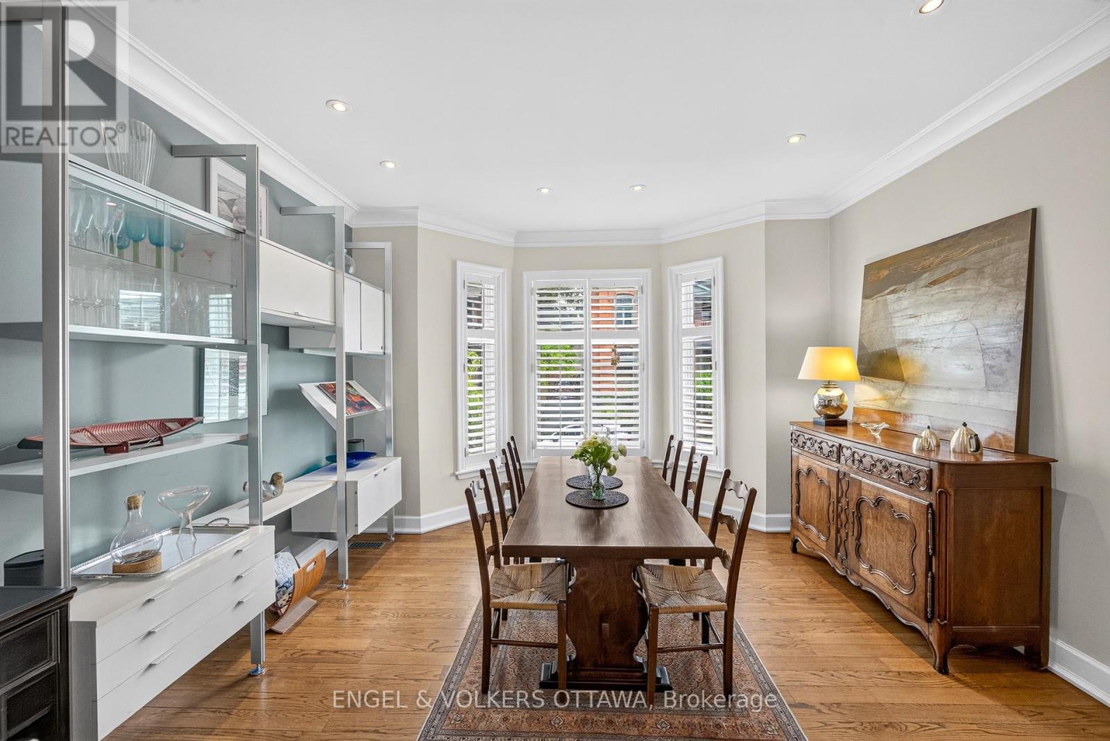 The dining room also makes a perfect familyrm. - 119 Strathcona Avenue, Ottawa, ON