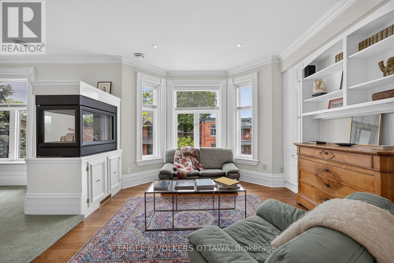 Principal bedroom suite loung. - 119 Strathcona Avenue, Ottawa, ON