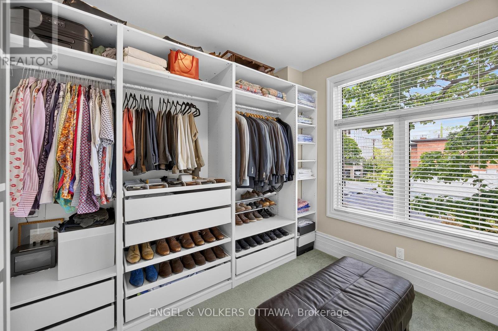 A spacious dressing room. - 119 Strathcona Avenue, Ottawa, ON