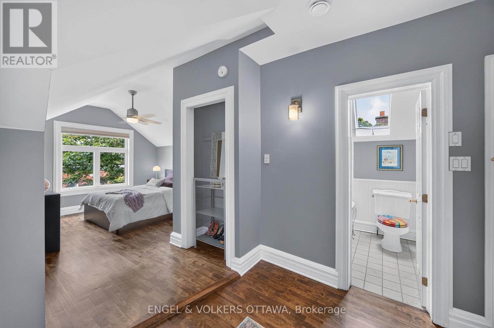 Bedroom suite with 4pc ensuite and sitting rm. - 119 Strathcona Avenue, Ottawa, ON
