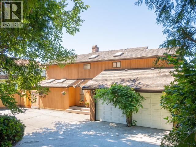 3377 Malaspina Ave, Powell River, BC