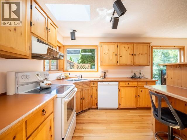 3377 Malaspina Ave, Powell River, BC