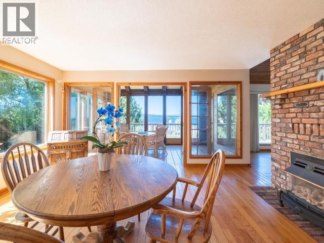 3377 Malaspina Ave, Powell River, BC