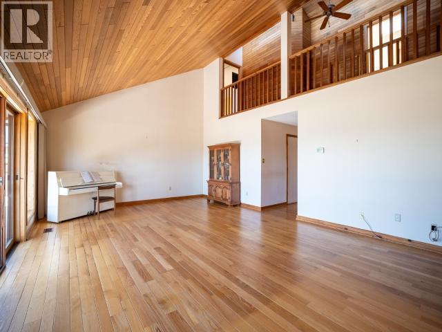 3377 Malaspina Ave, Powell River, BC