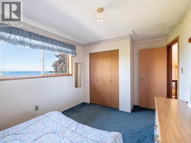 3377 Malaspina Ave, Powell River, BC