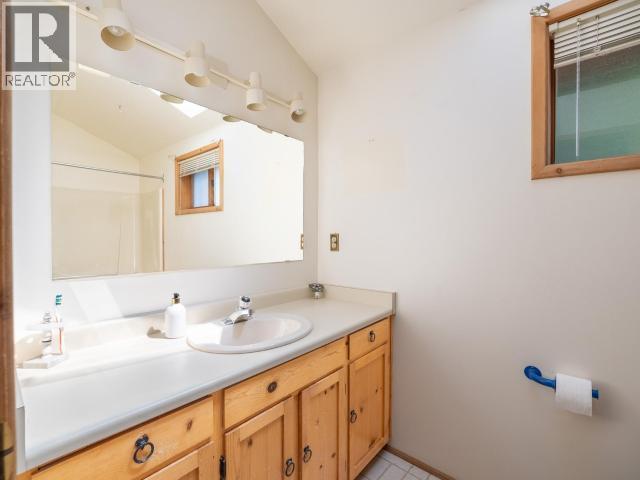 3377 Malaspina Ave, Powell River, BC