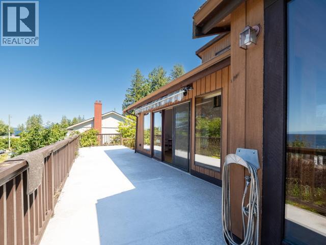 3377 Malaspina Ave, Powell River, BC