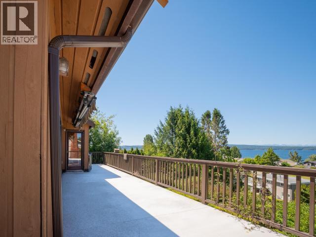 3377 Malaspina Ave, Powell River, BC