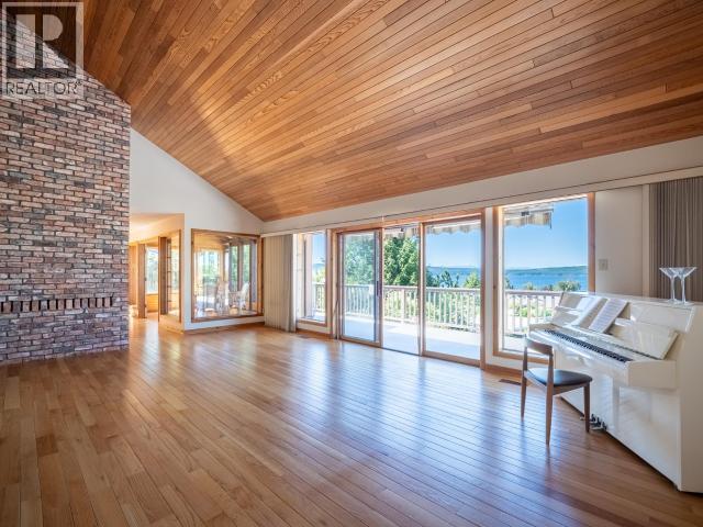 3377 Malaspina Ave, Powell River, BC