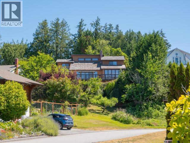 3377 Malaspina Ave, Powell River, BC