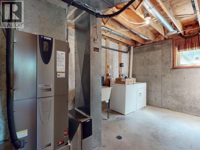 3377 Malaspina Ave, Powell River, BC