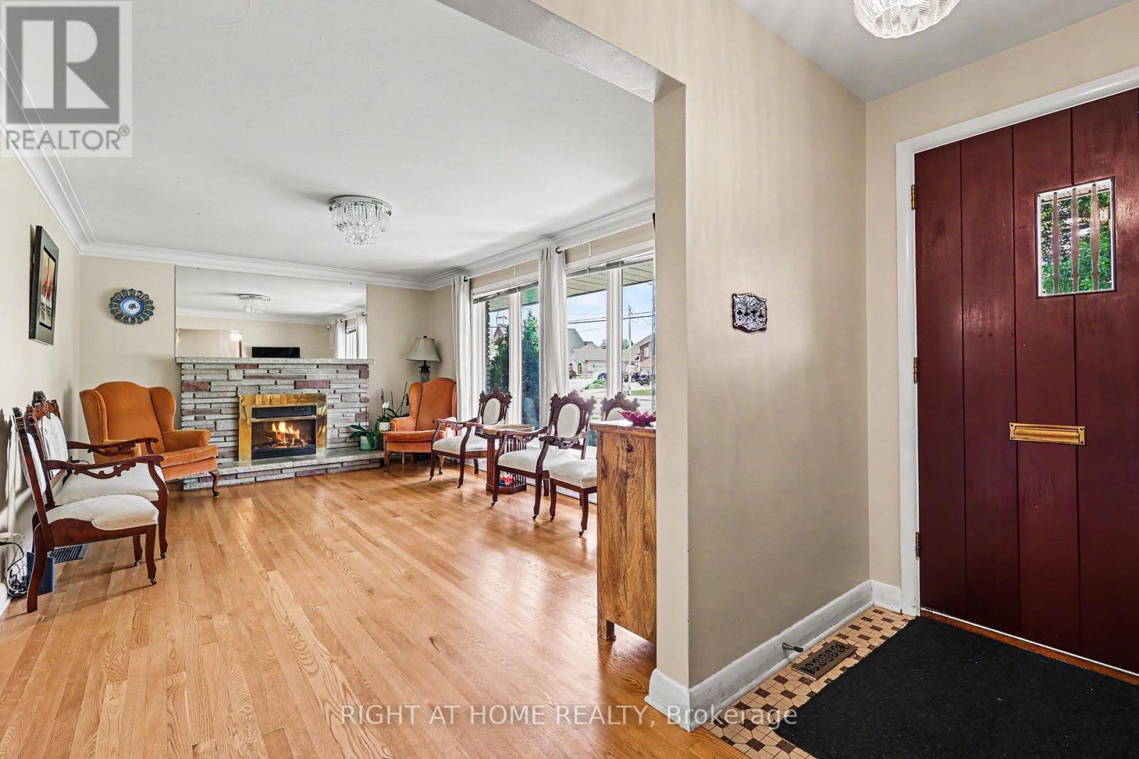 1640 Fisher Avenue, Ottawa, ON