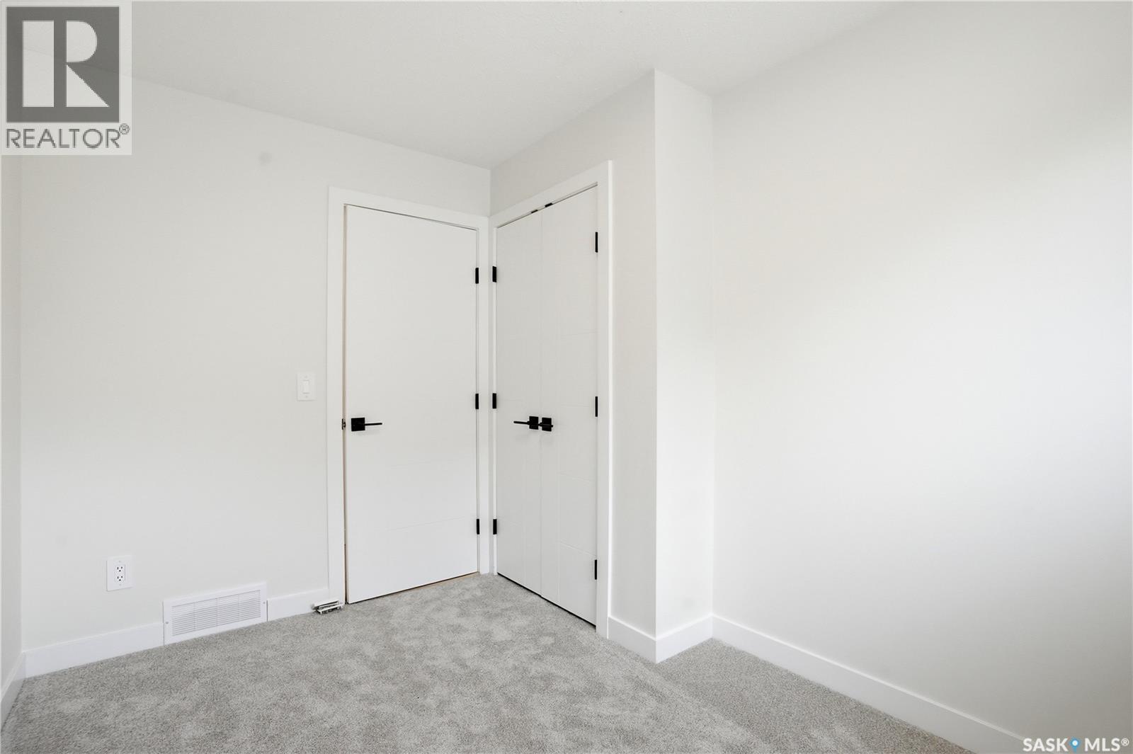 116 (114) Hall Crescent, Saskatoon, SK