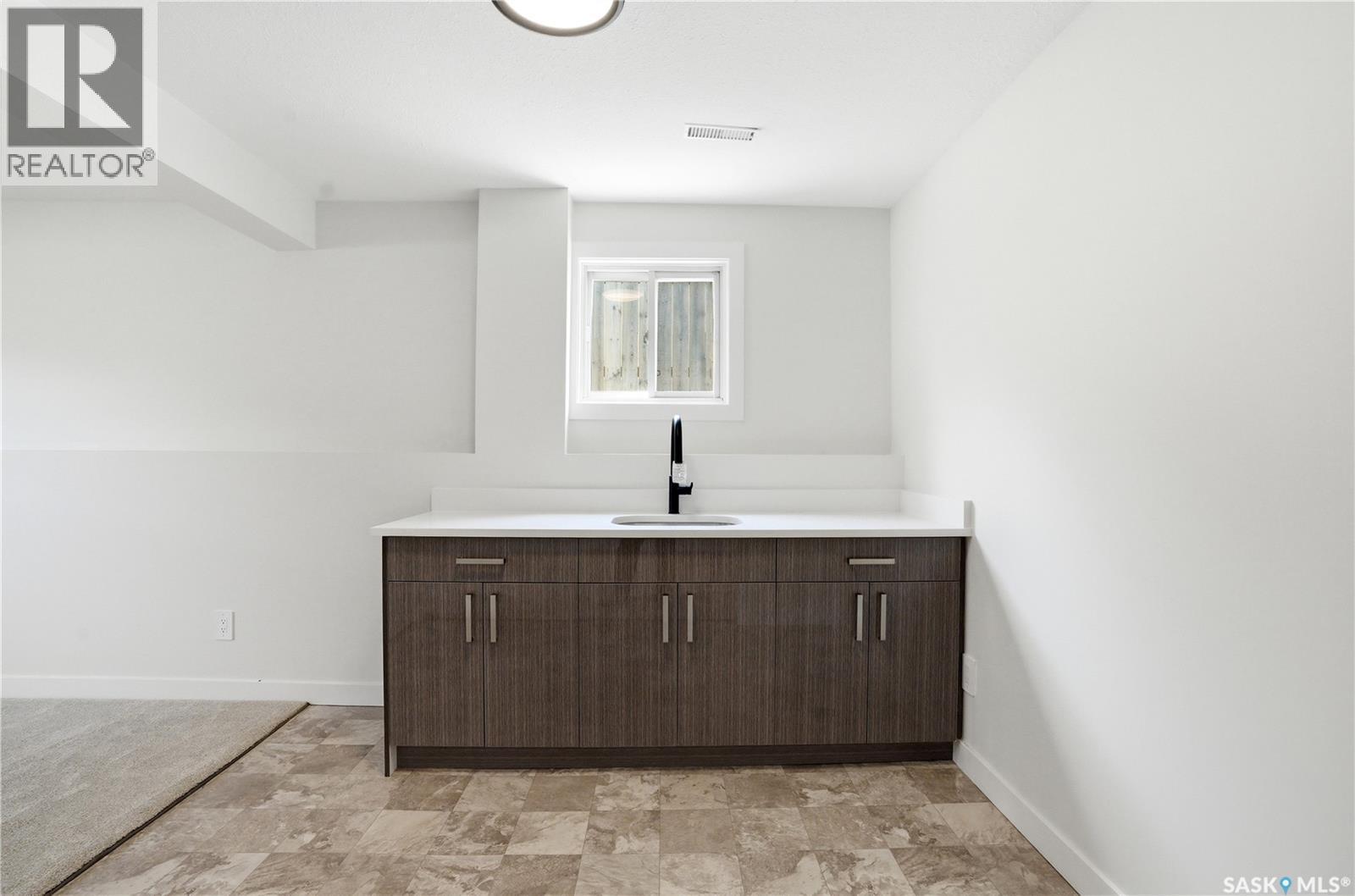 116 (114) Hall Crescent, Saskatoon, SK