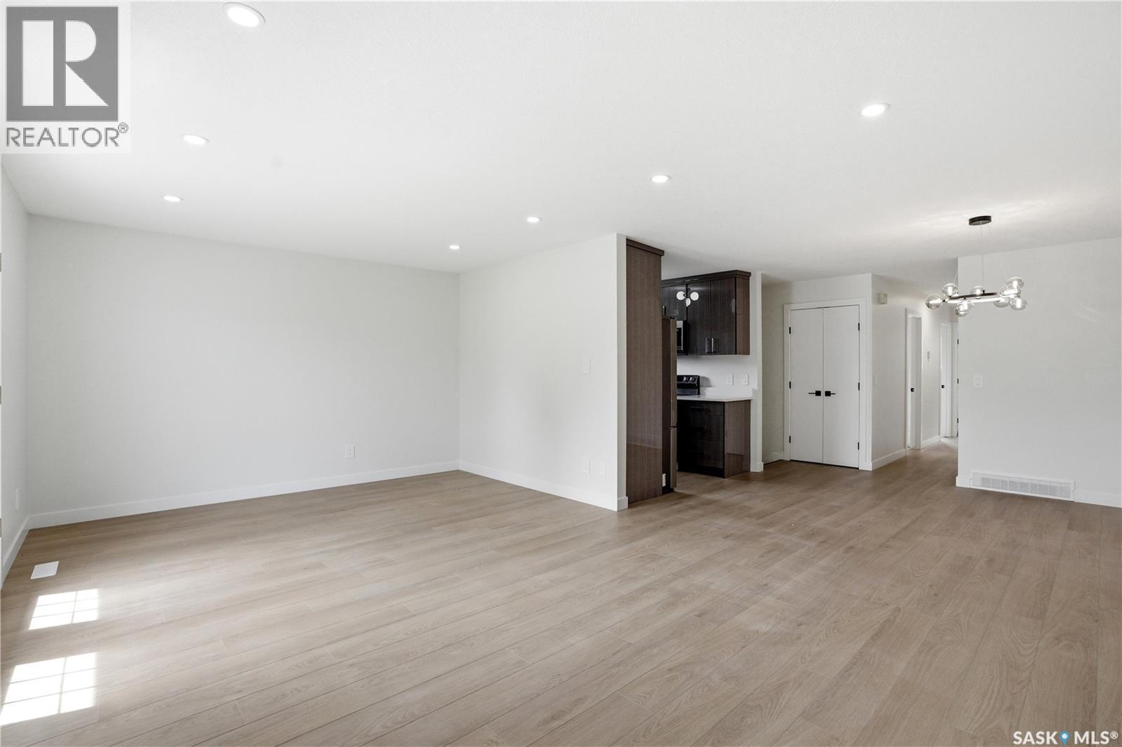 116 (114) Hall Crescent, Saskatoon, SK