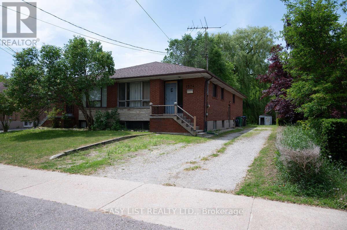 1574 Northmount Avenue, Mississauga, ON