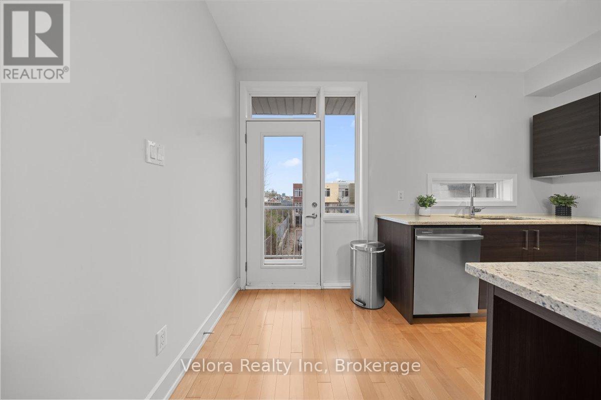 63F Young Street, Ottawa, ON