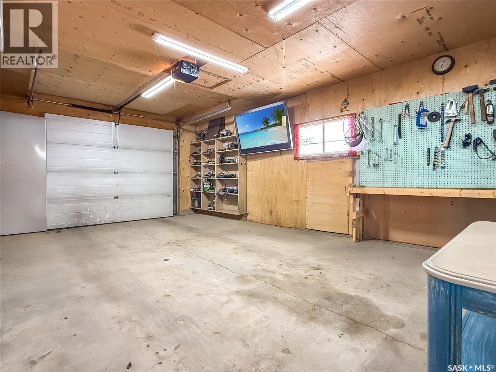 890 10Th Avenue Ne, Swift Current, SK