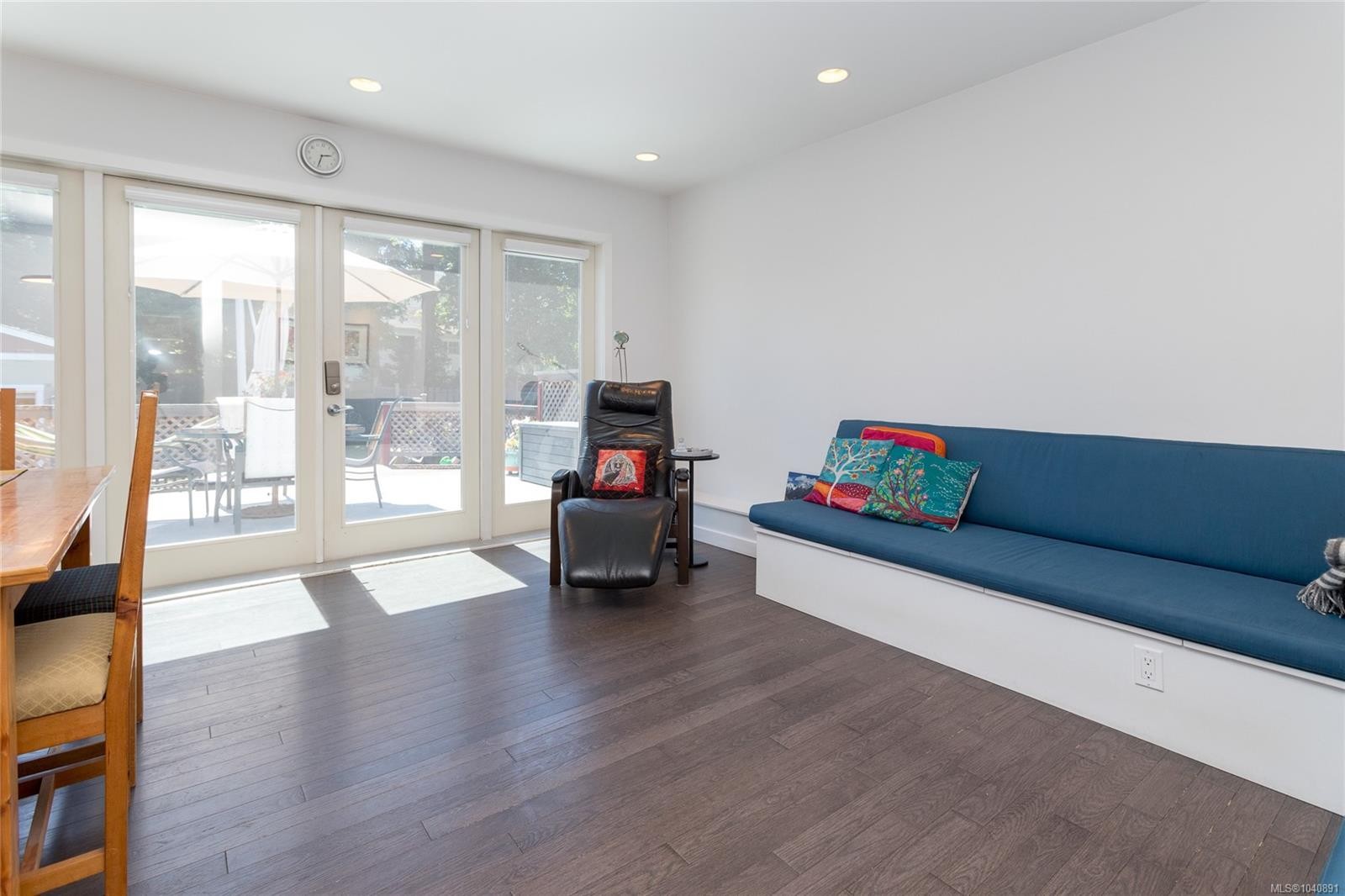 367 Vincent Ave, Saanich, BC