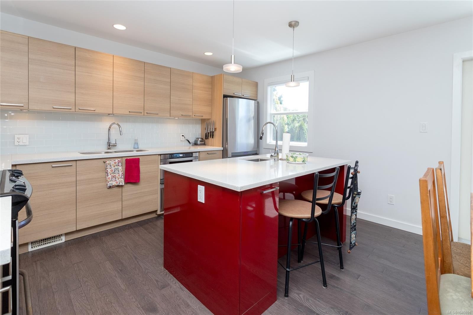 367 Vincent Ave, Saanich, BC