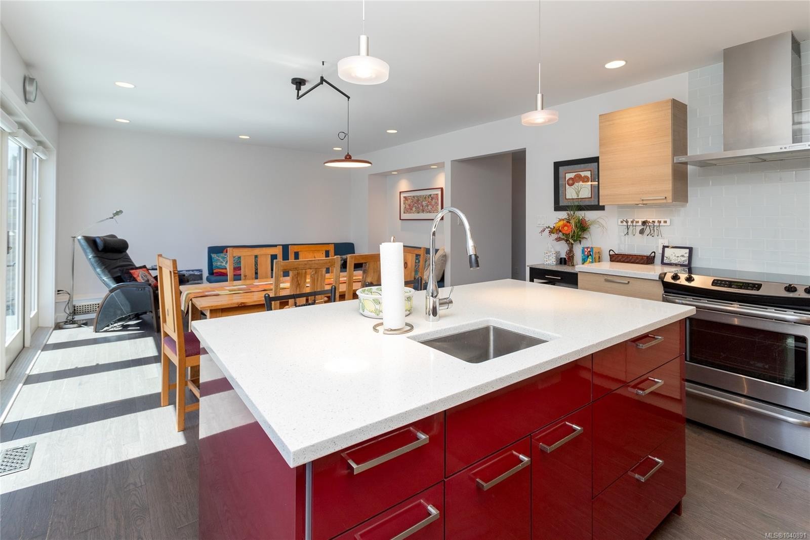 367 Vincent Ave, Saanich, BC