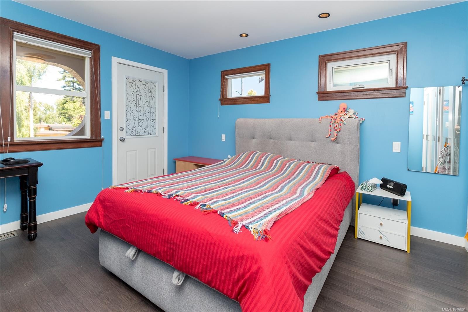 367 Vincent Ave, Saanich, BC