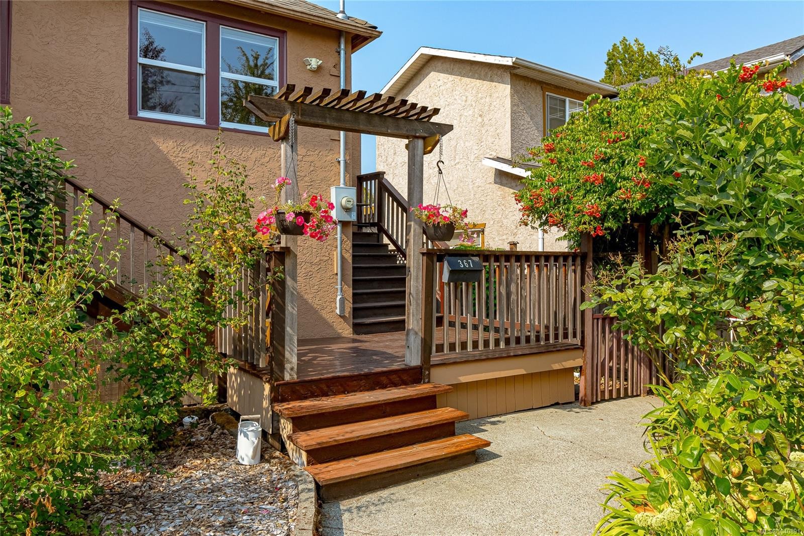 367 Vincent Ave, Saanich, BC