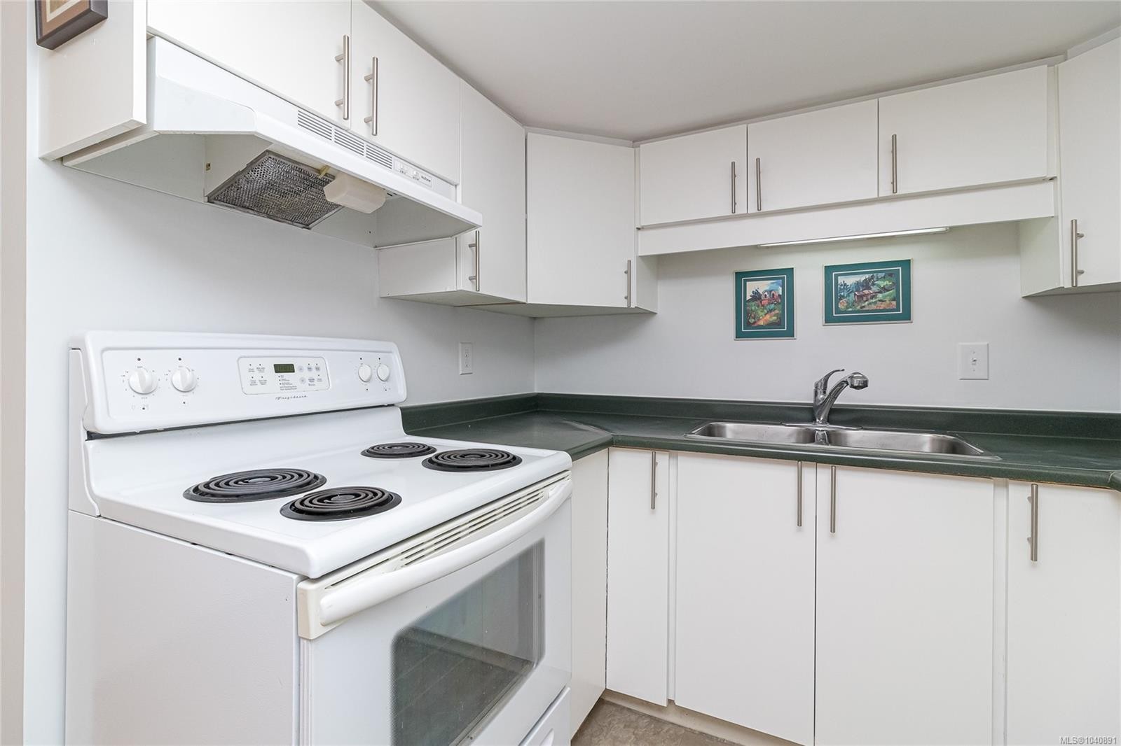 367 Vincent Ave, Saanich, BC