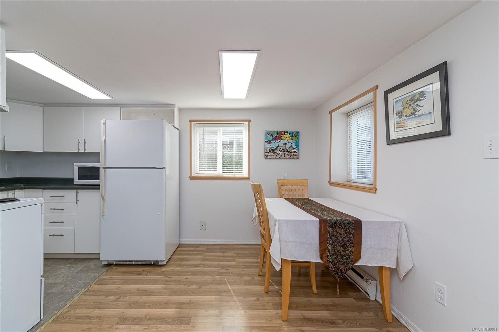 367 Vincent Ave, Saanich, BC