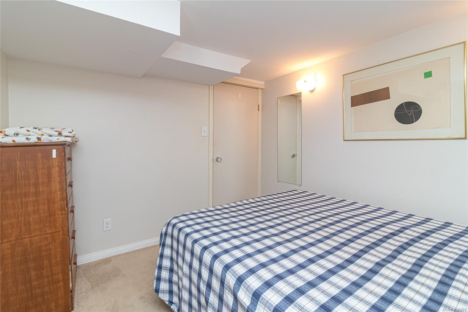 367 Vincent Ave, Saanich, BC