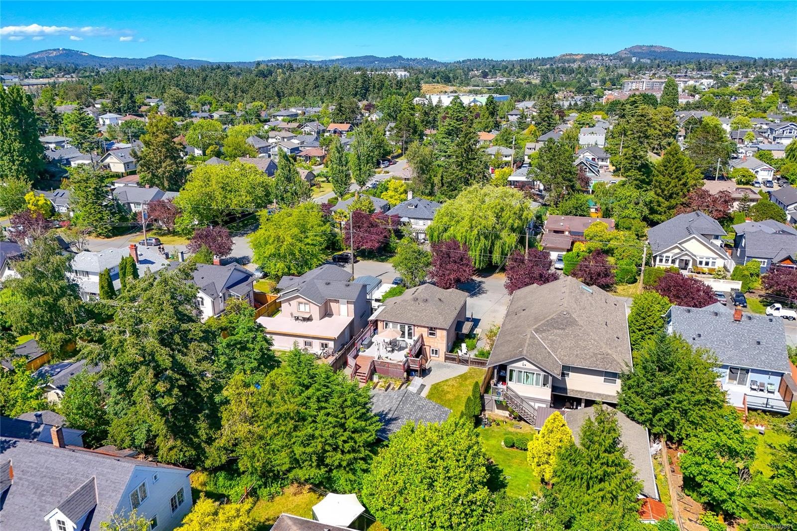 367 Vincent Ave, Saanich, BC