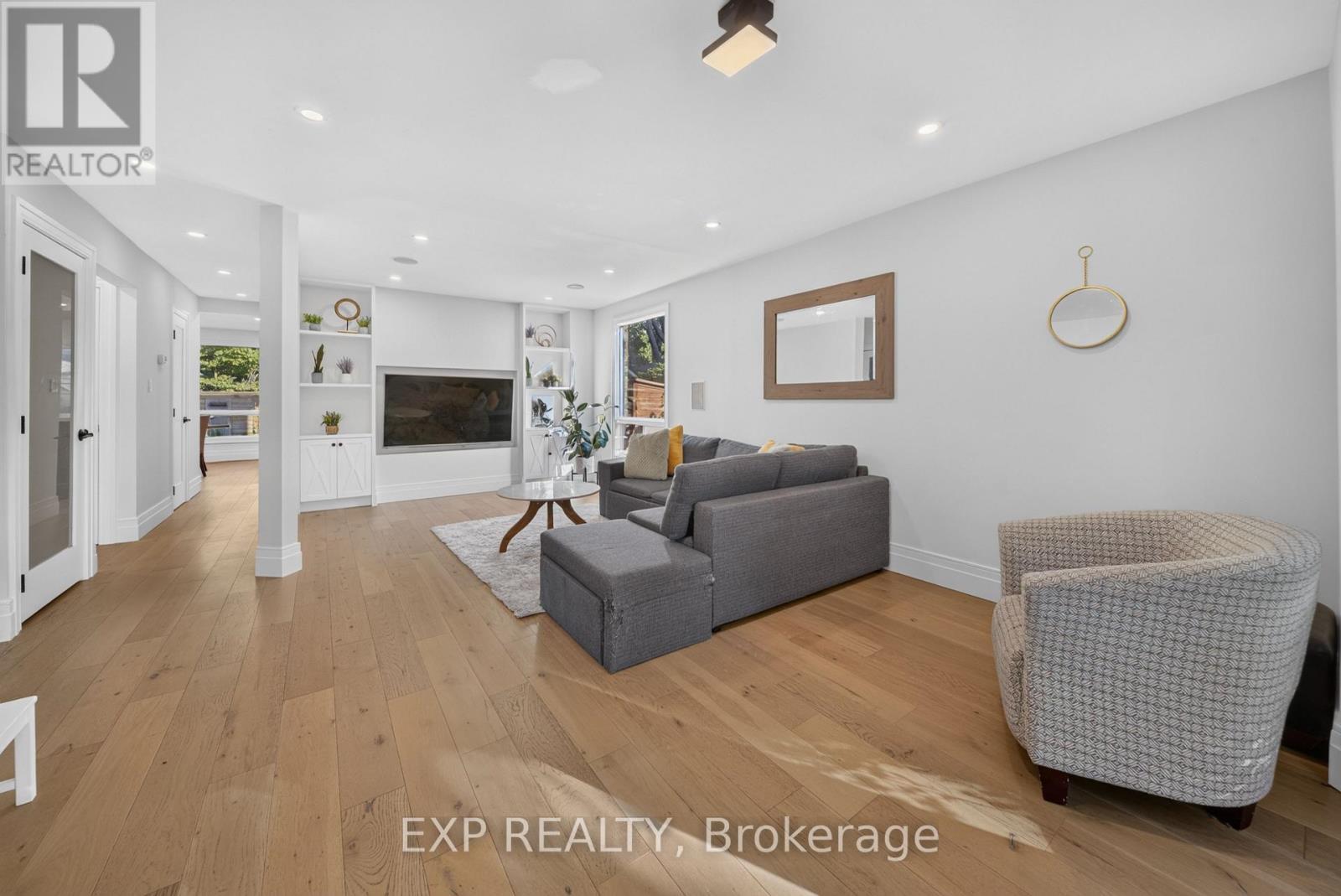 1158 Campbell Court, Burlington, ON