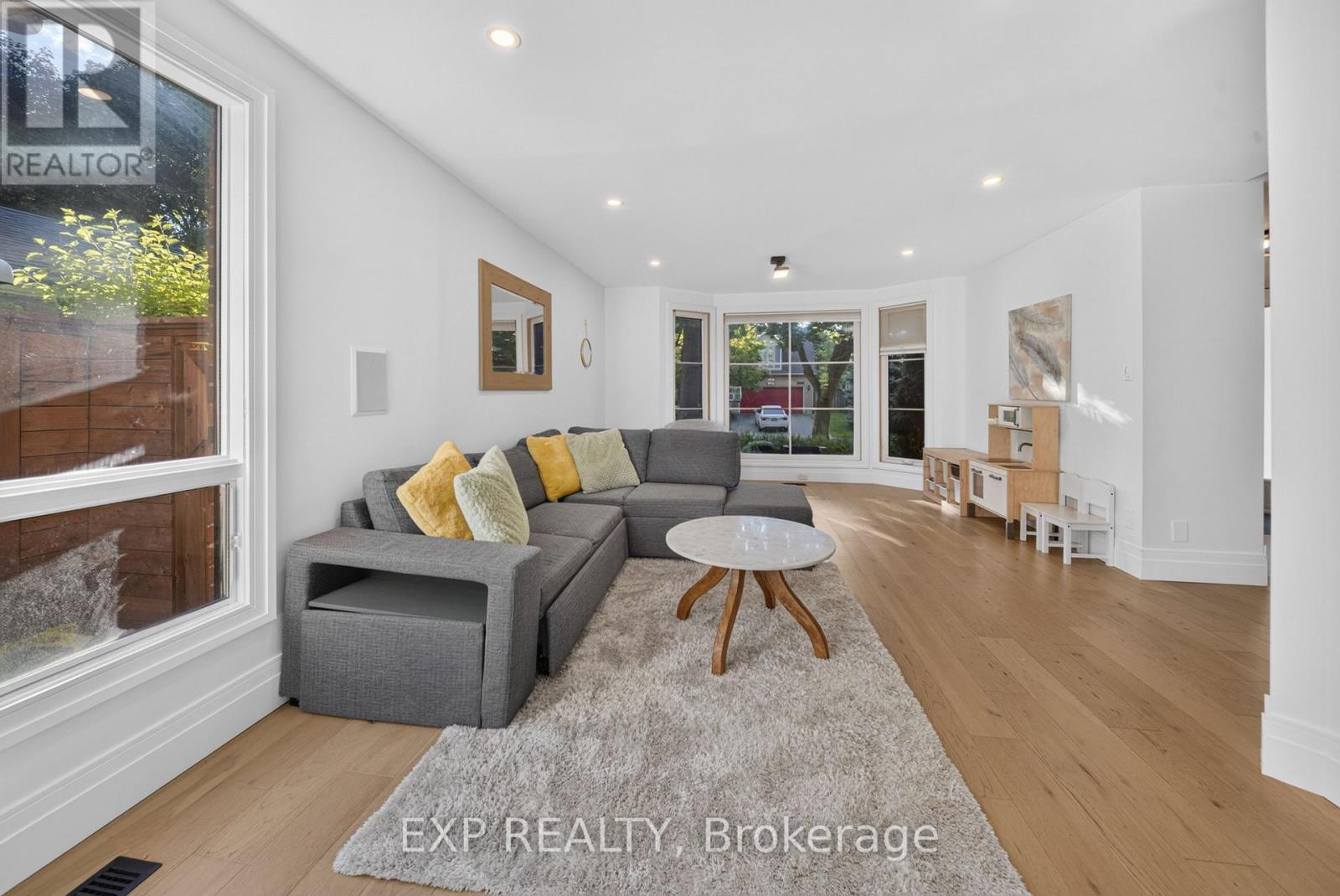 1158 Campbell Court, Burlington, ON