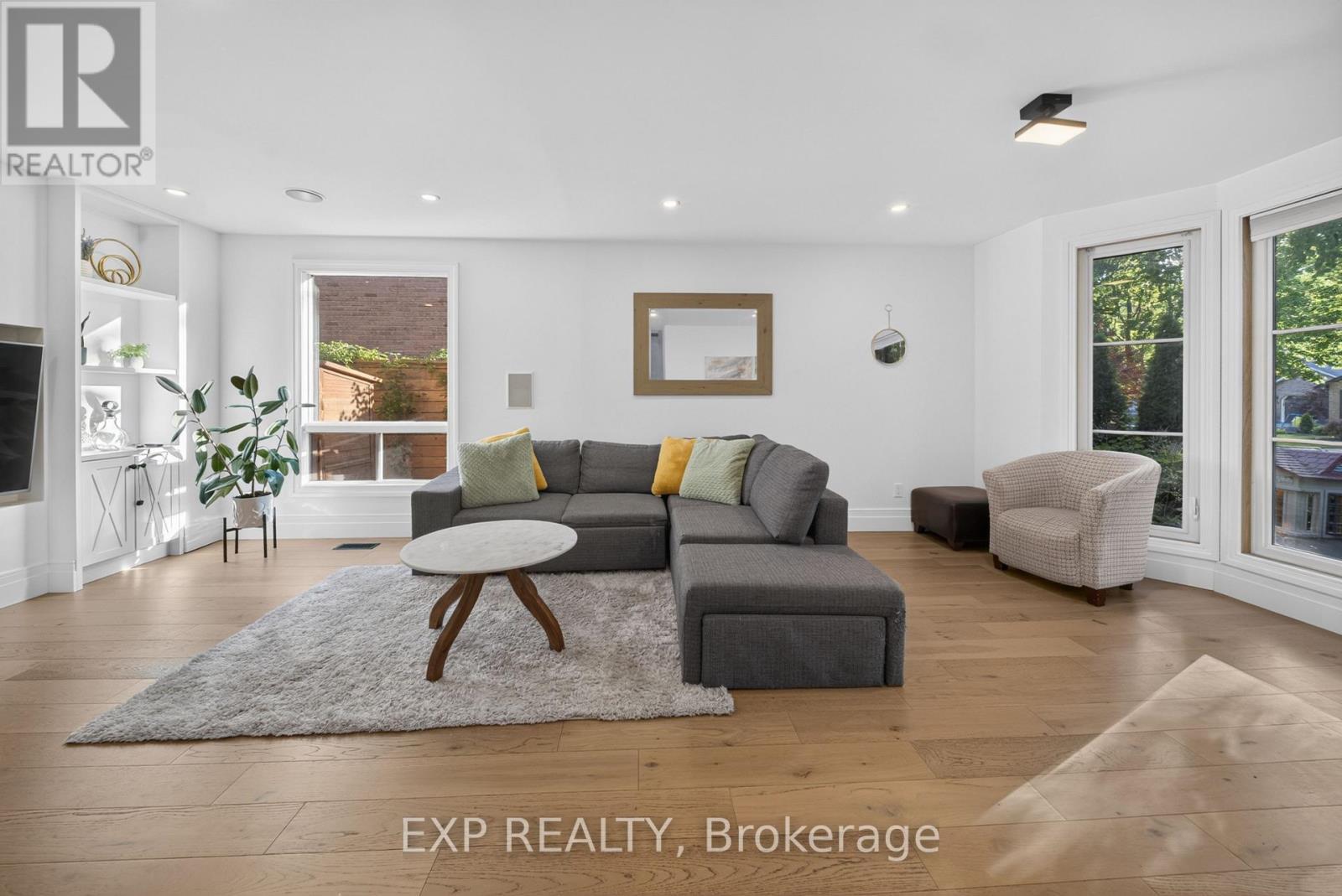 1158 Campbell Court, Burlington, ON