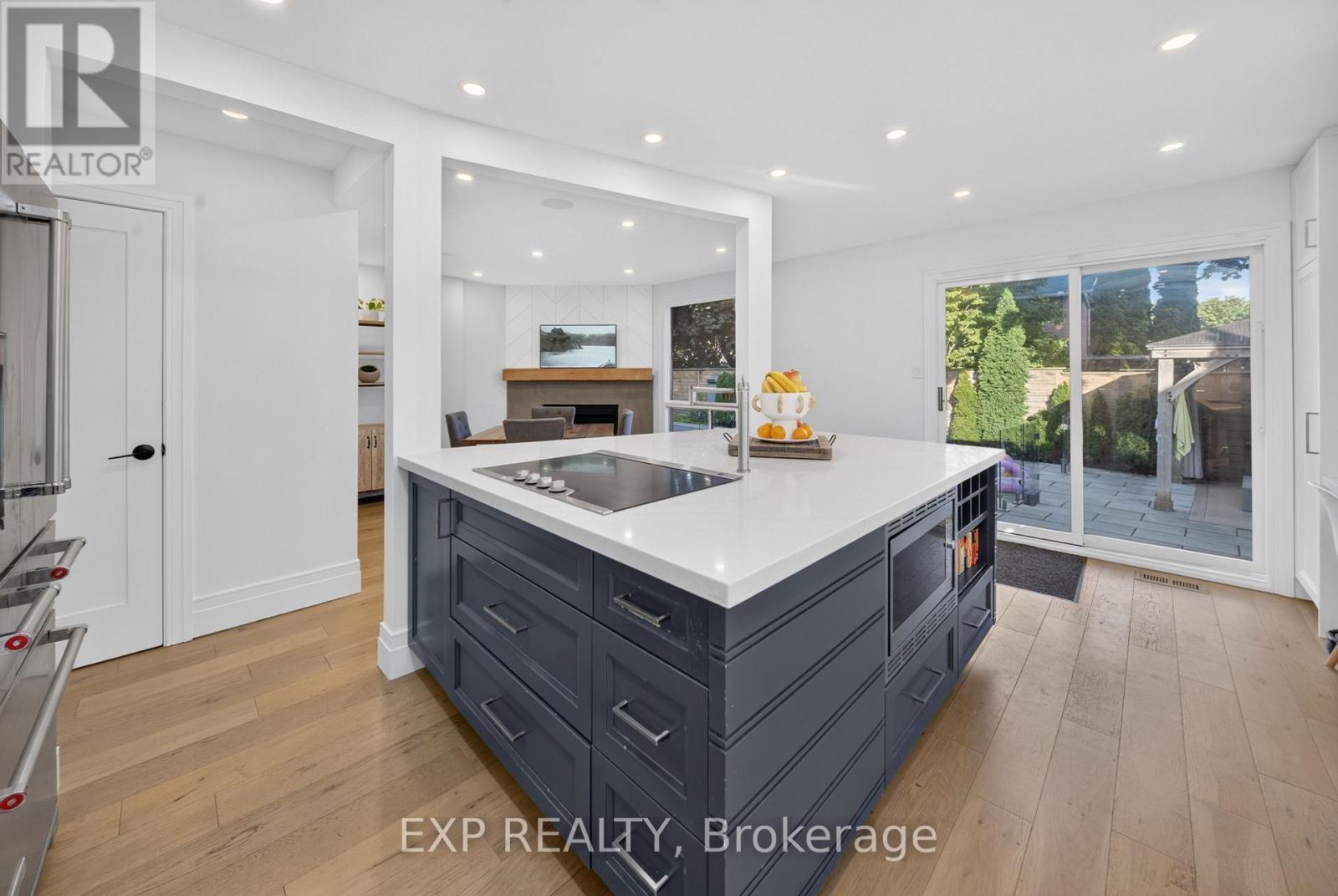 1158 Campbell Court, Burlington, ON