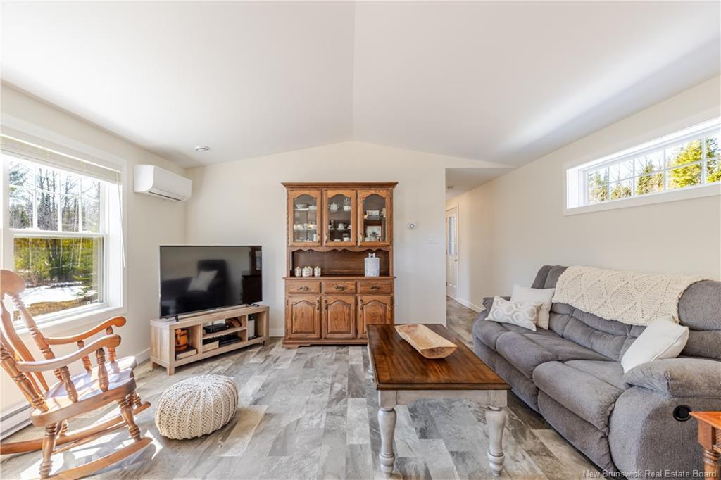 247 Post Rd, Minto, NB