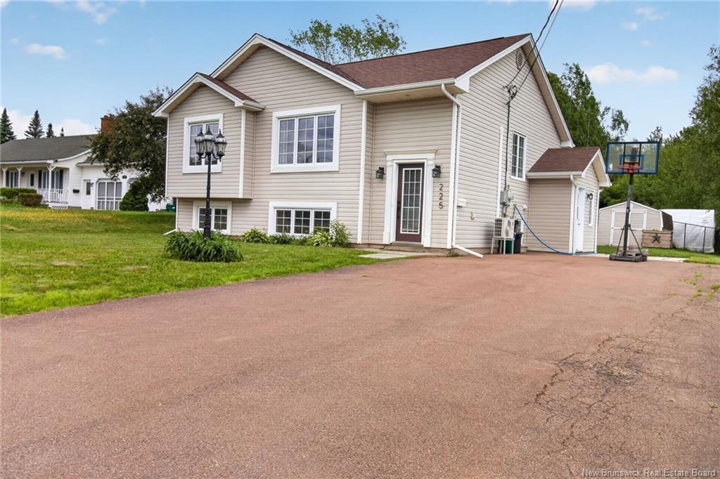 225 Thomas St, Dieppe, NB
