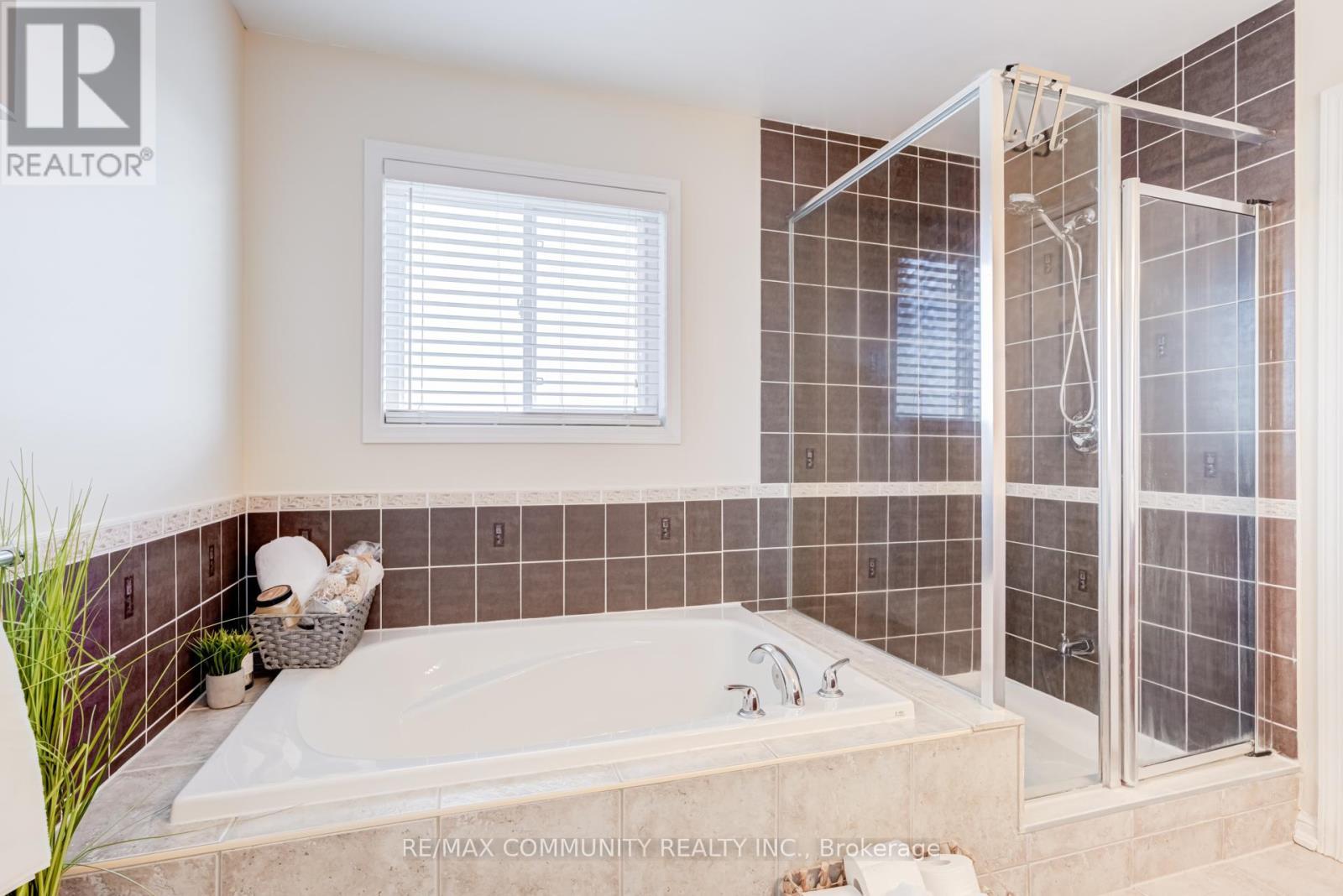 940 Ormond Drive, Oshawa, ON