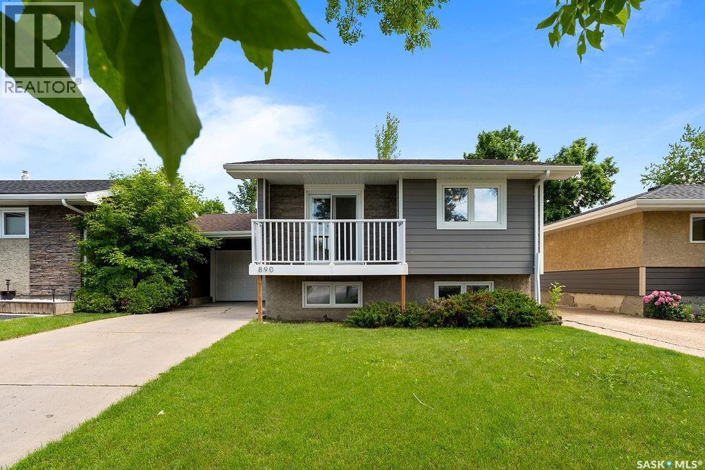 890 Samuels Crescent N, Regina, SK