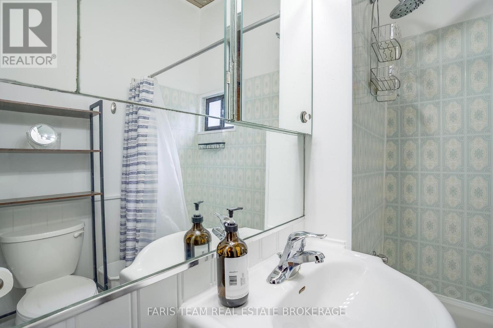 34 Quesnelle Drive, Tiny, ON