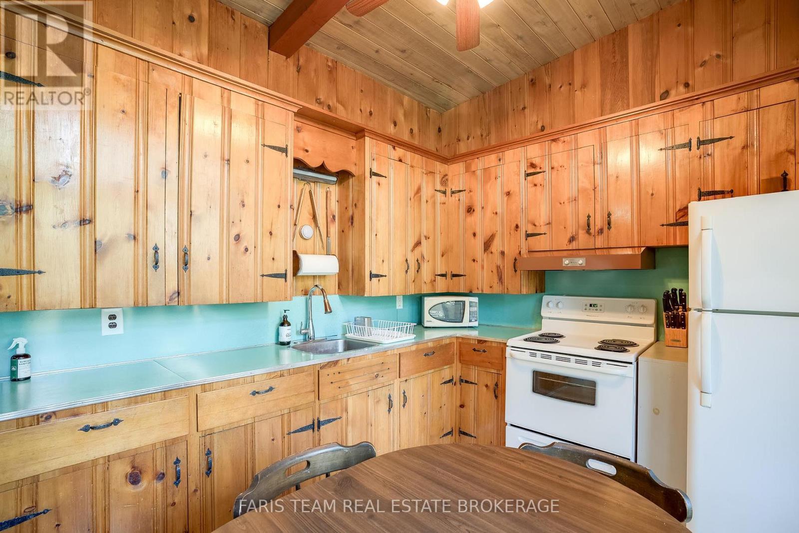 34 Quesnelle Drive, Tiny, ON