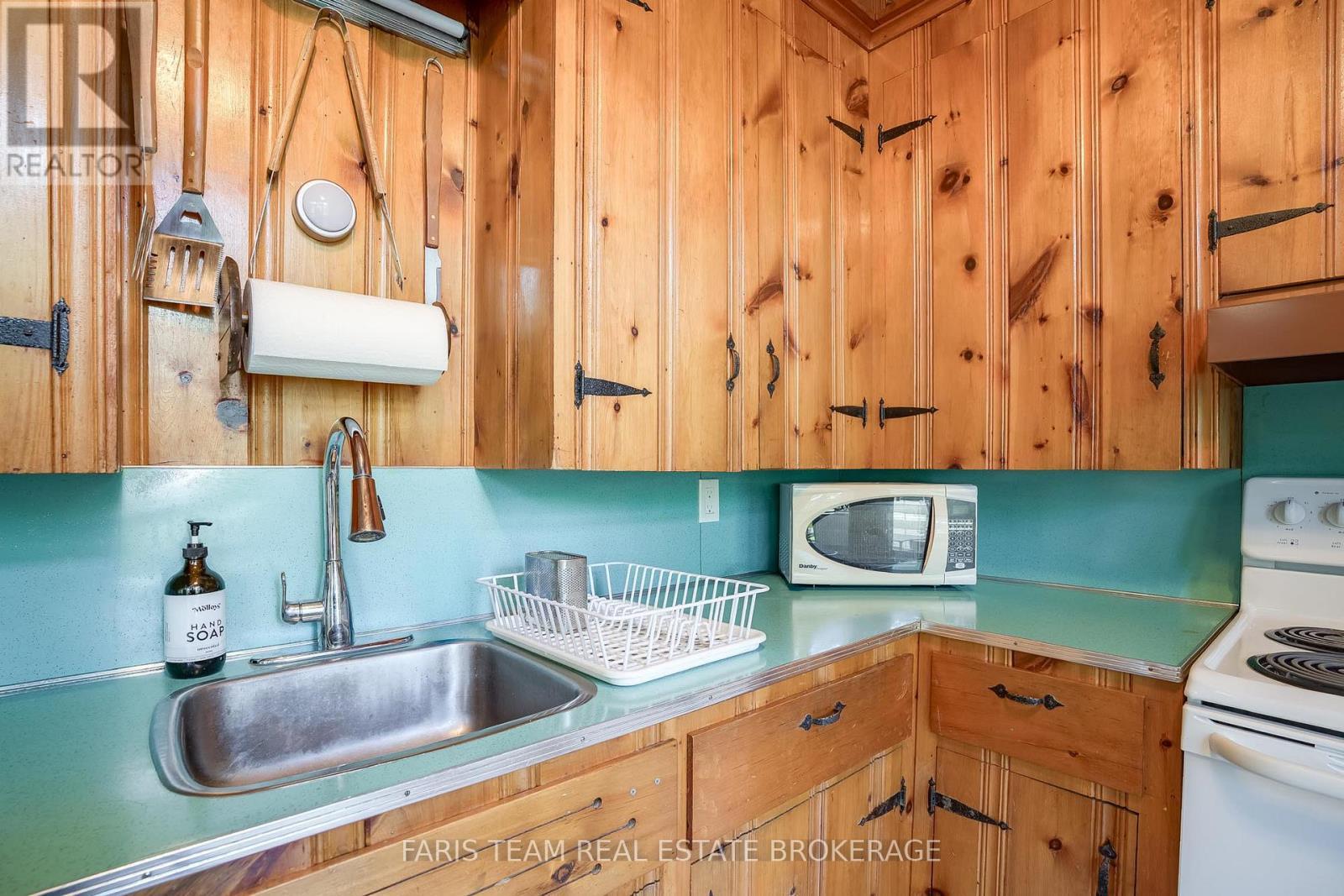 34 Quesnelle Drive, Tiny, ON