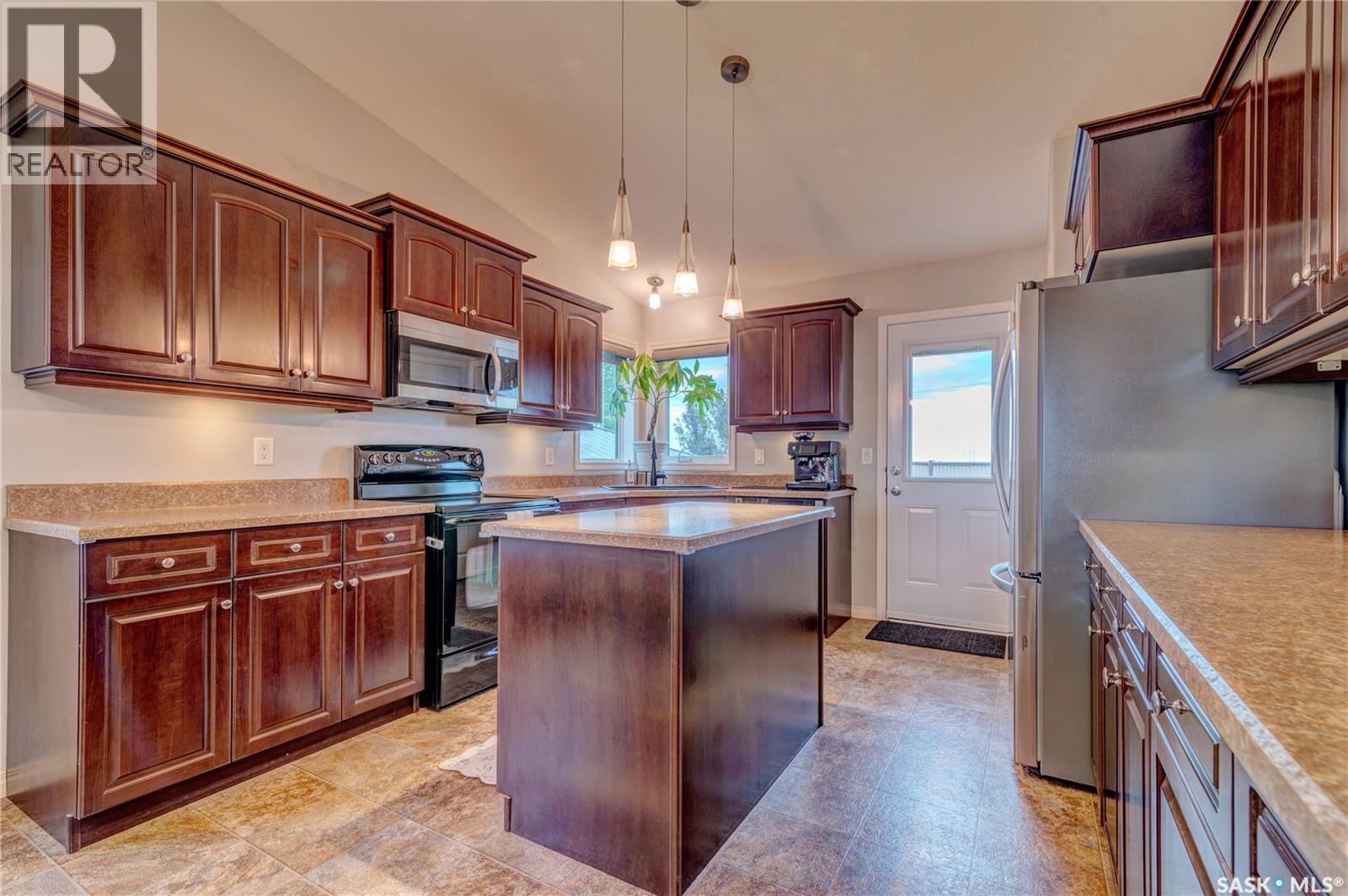 751 Bluebird Crescent, Regina, SK