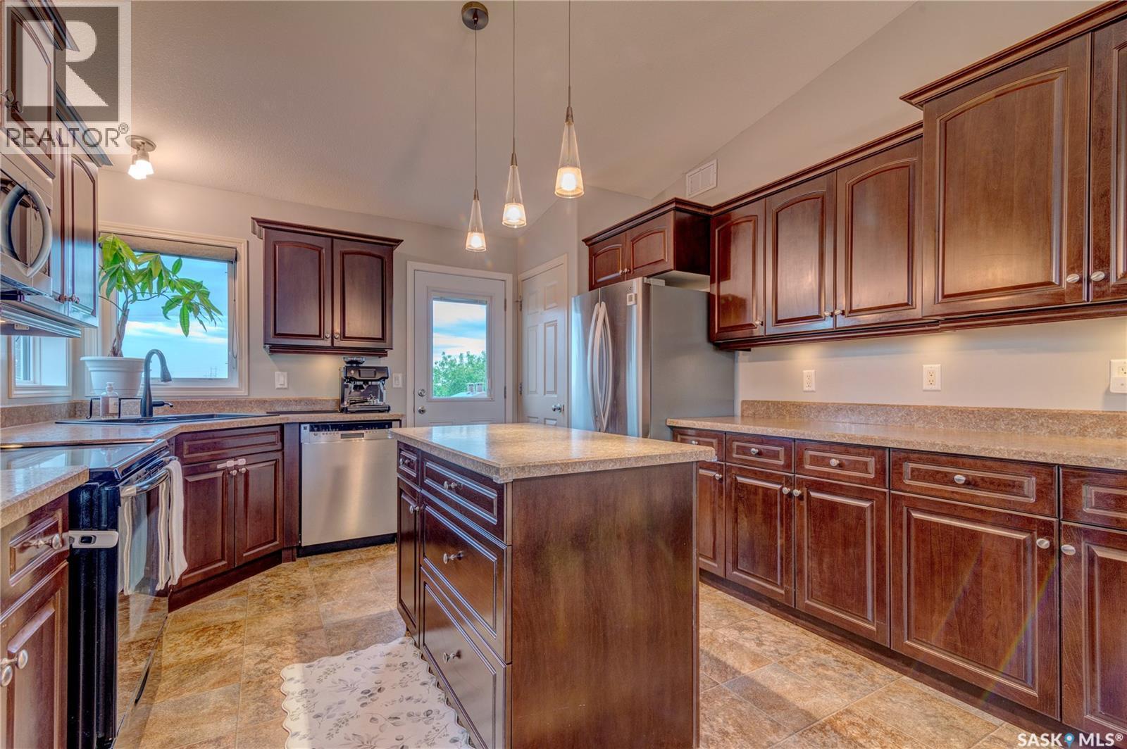 751 Bluebird Crescent, Regina, SK