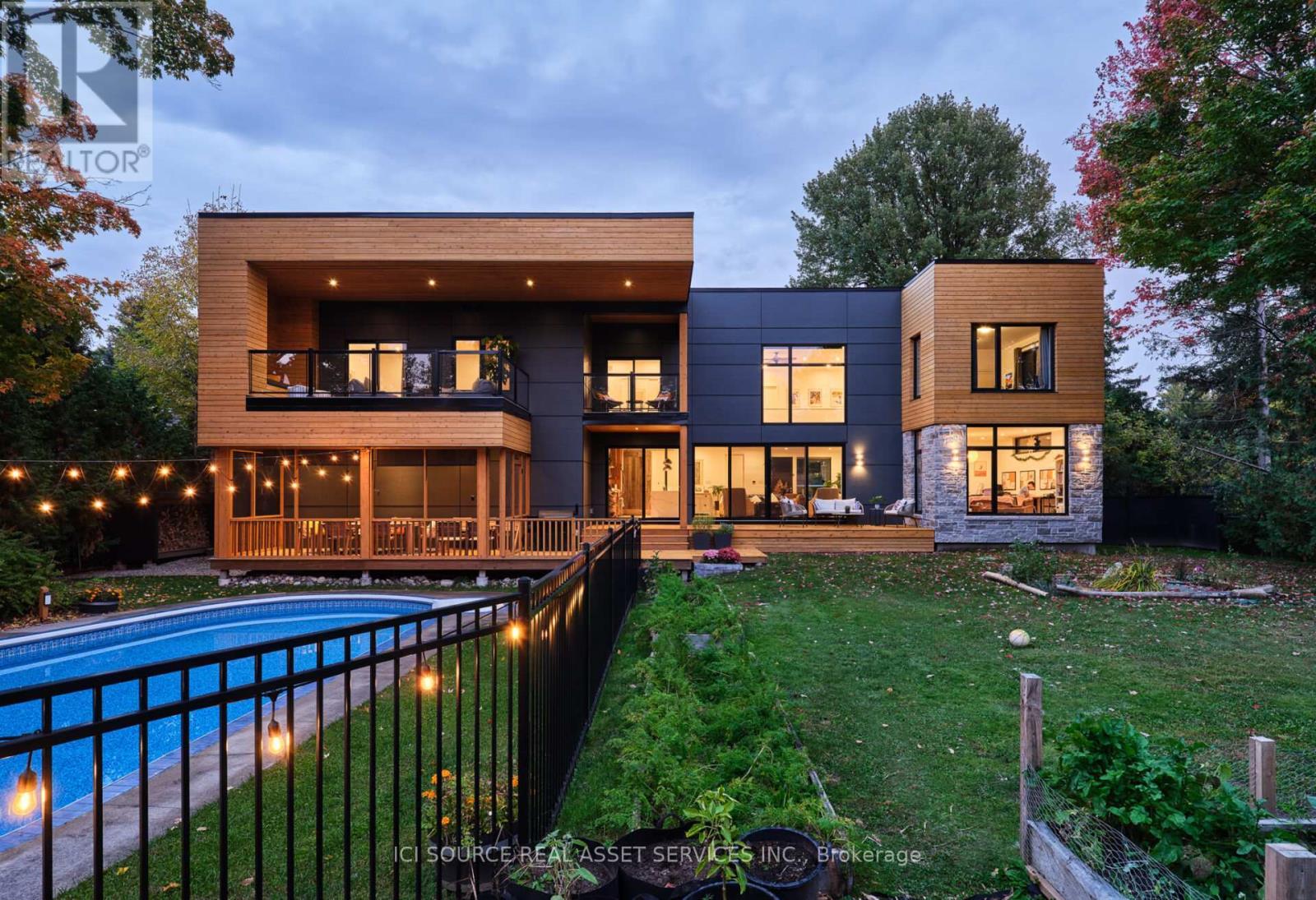 73 Pineglen Crescent, Ottawa, ON