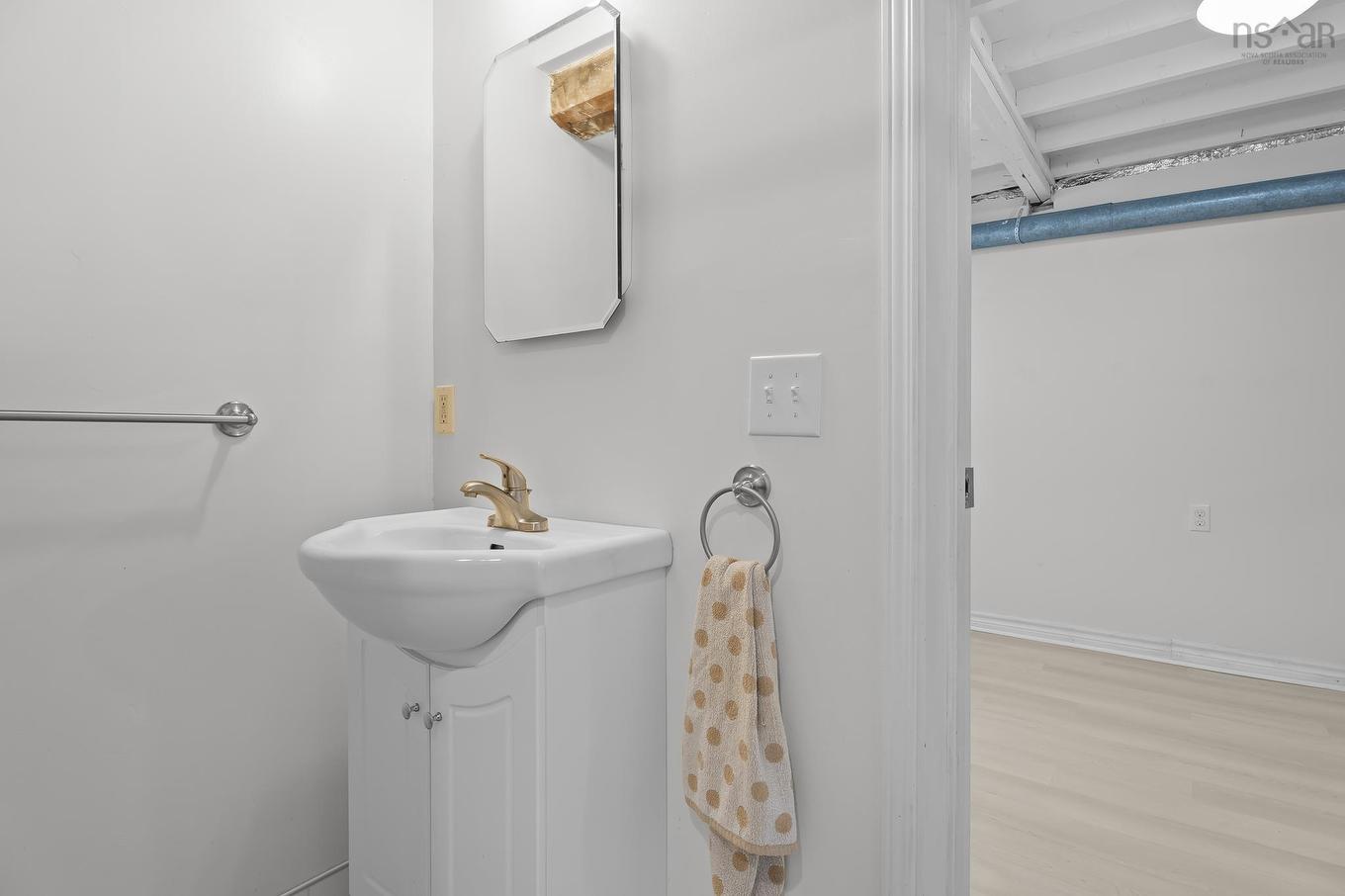 6474 Roslyn Road, Halifax, NS