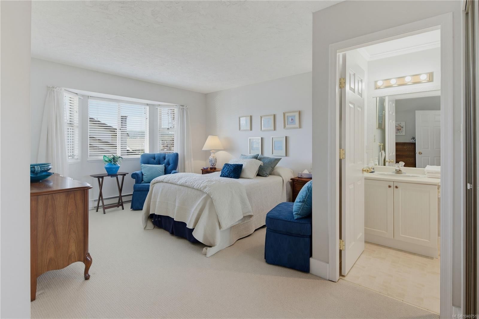 #24-2070 Amelia Ave, Sidney, BC