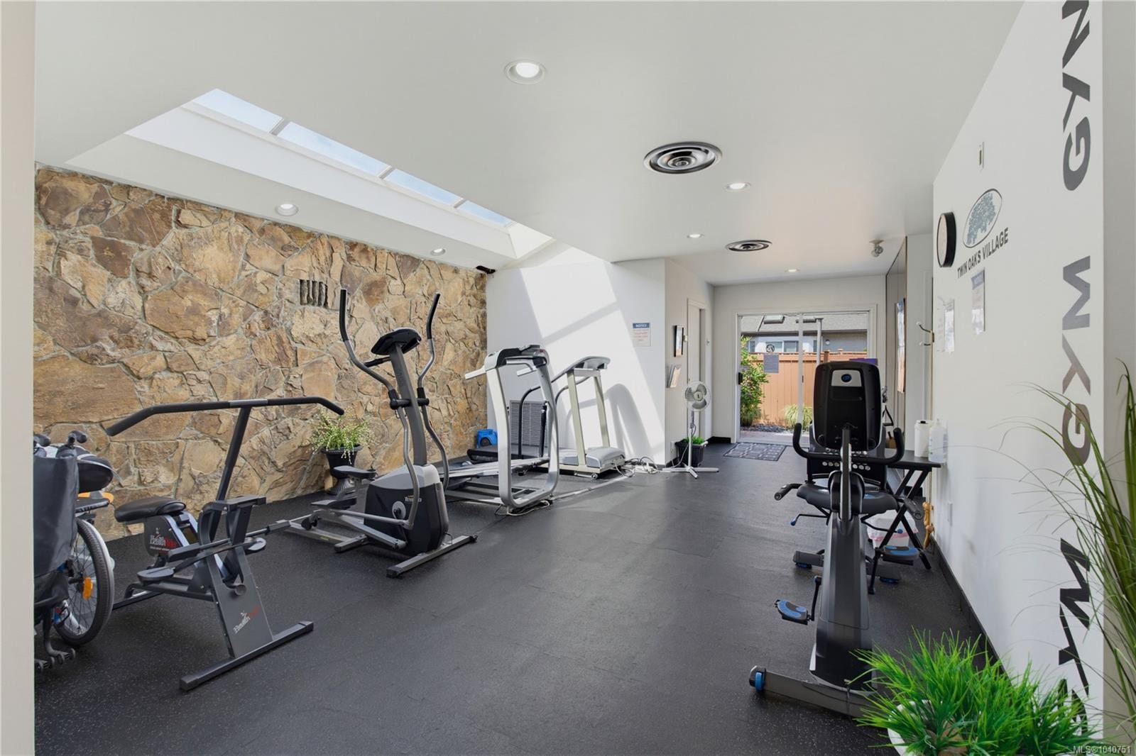 #24-2070 Amelia Ave, Sidney, BC