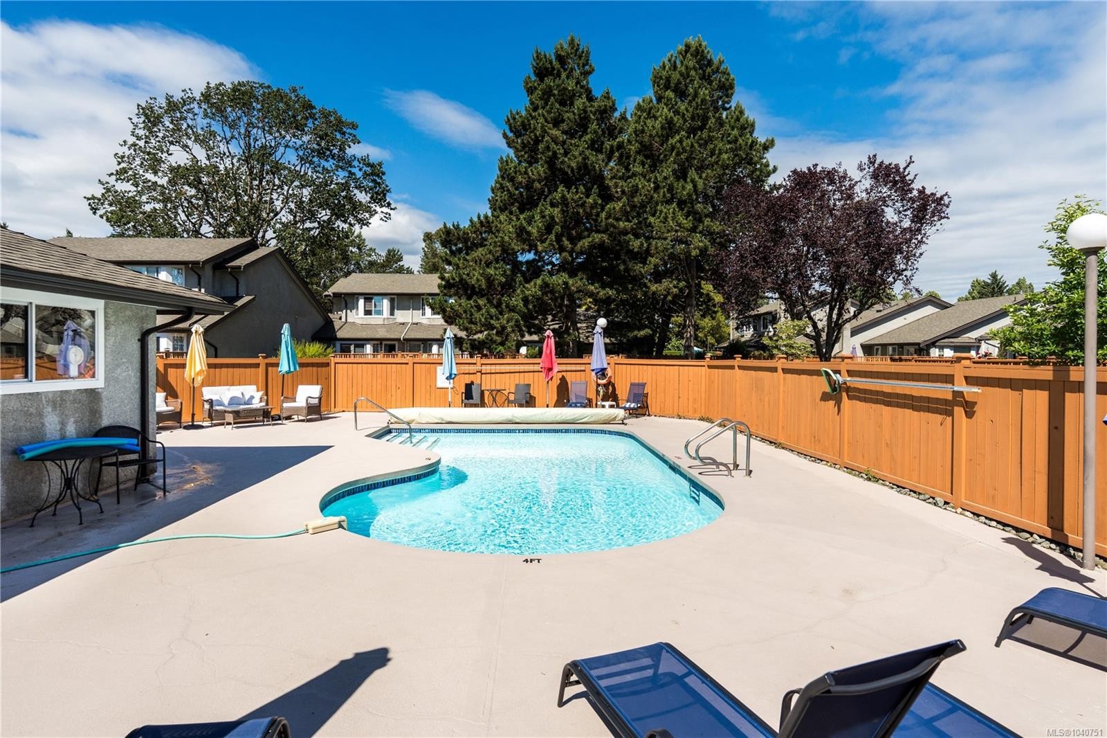#24-2070 Amelia Ave, Sidney, BC